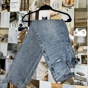 Crossover - Straight Leg Jeans